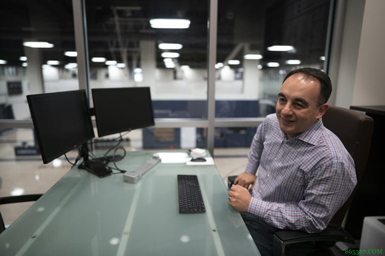 Shams：罗萨斯让员工们工作非常长时间 但决策时不听取意见