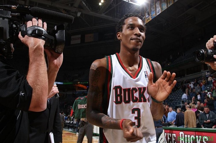 詹宁斯:最喜欢的比赛不是55分那场 而是首秀拿下准三双