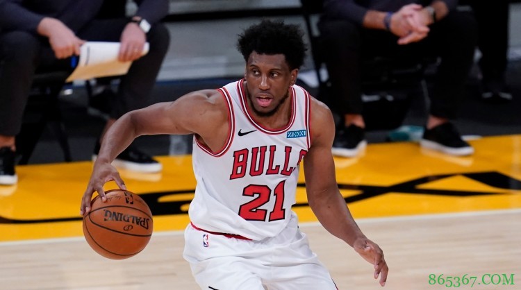 Shams:太阳是追逐赛迪斯-杨的竞争者之一