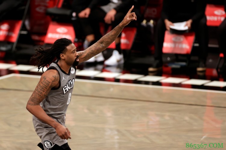 名记：湖人一直在关注小乔丹的买断情况