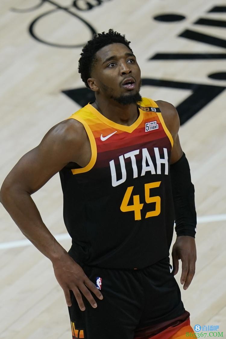 美媒:米切尔为教师提供100万美元的援助