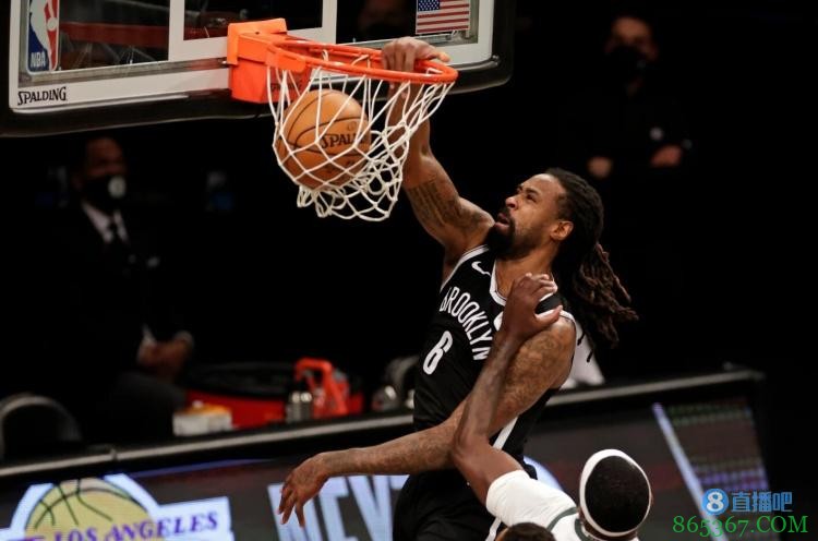 小乔丹加盟后 湖人将有14份NBA标准合同 保留一个阵容名额