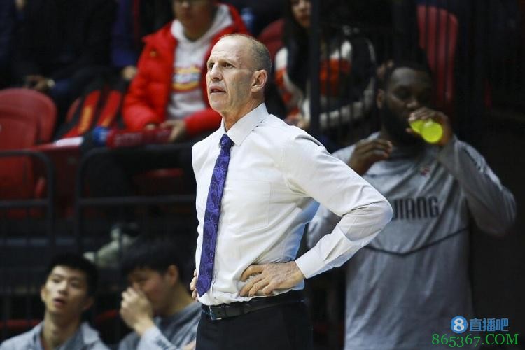 戈尔谈周琦加盟凤凰队:他是中国最好的球员 很有天赋