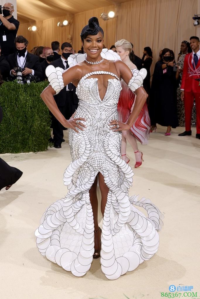 图集-体坛巨星齐聚“时尚界奥斯卡” 威少库里出席、詹娜造型抢眼