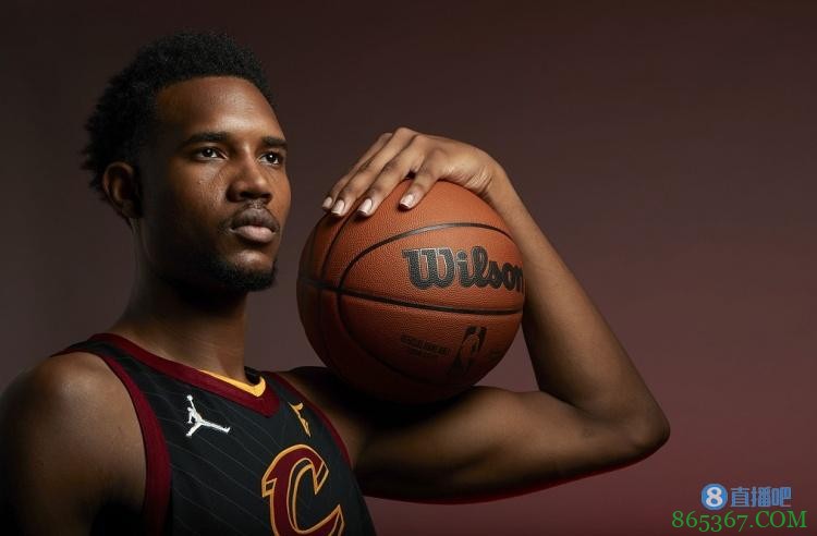 除詹姆斯外最喜欢的骑士球员是？探花莫布里：欧文