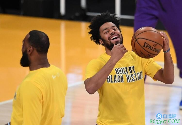 队记：CJ&A-西蒙斯也能打控卫 库克需出色表现才有机会进最终名单