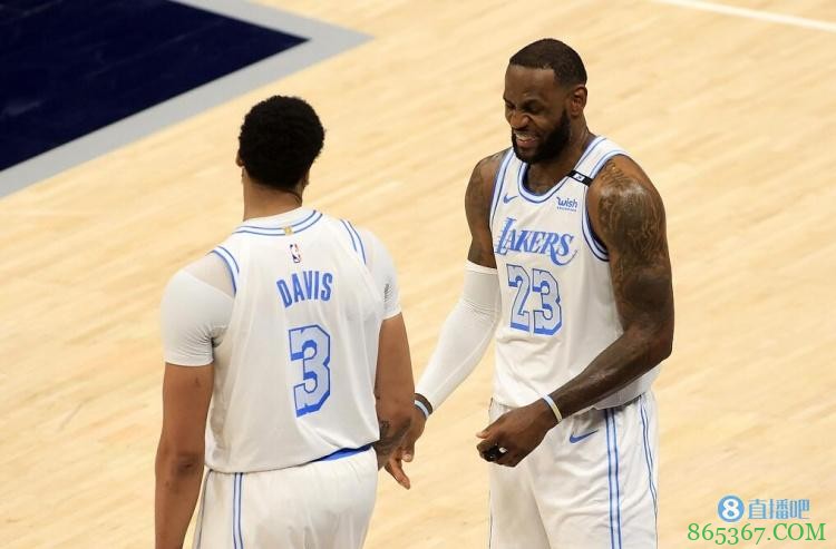 队记:由詹姆斯发起的湖人非正式迷你训练营本周末开启