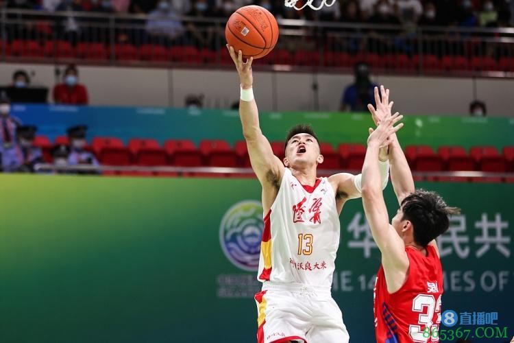 仅休息30秒!郭艾伦贡献31分5篮板3助攻