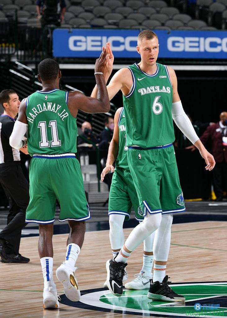 小哈达威：我们拥有的东西很可怕 我没看过比现在更专注的波神