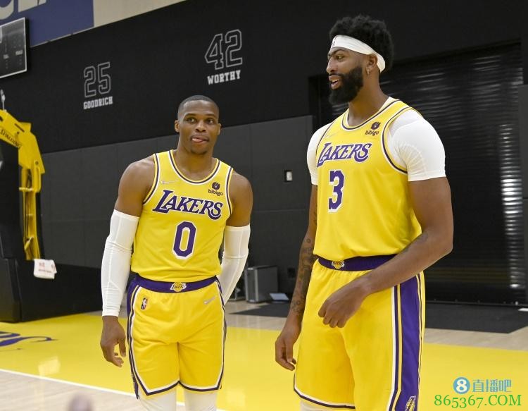 沃格尔：目前只有詹眉威确定会进首发 威少快到让人视线模糊