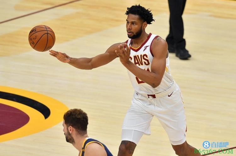 训练营添新人！美记：爵士签下马克斯-博尔登和马利克-菲茨