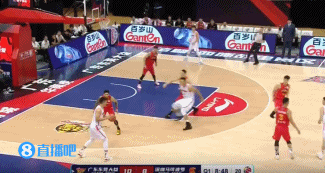 王者归来!易建联开场三分半钟4投4中个人连得10分!