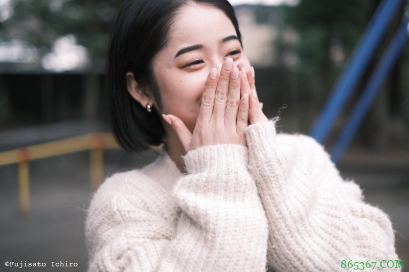 MINAMO作品STARS-371 新人首次交作业令人震撼