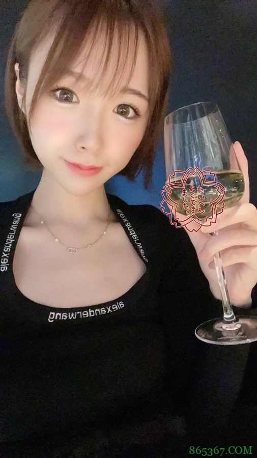 真白美生HMN-065 气质女大学生演技轻车熟路