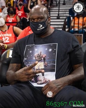 冤家!奥尼尔观战WNBA穿搞笑T恤:击倒肥猪巴克利