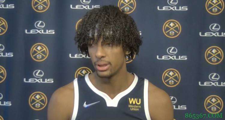 掘金官方：球队已执行齐克-纳吉22-23赛季合同球队选项