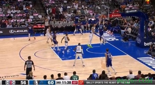 空接隔扣！哈滕三节战罢已得16分8篮板5助攻2盖帽