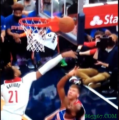 火锅盛宴!加福德短短23秒连送3帽~