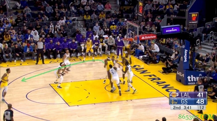 【录像分析室】总是欺骗小学生丨为什么说詹姆斯是最会传球的人？