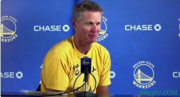 科尔:我告诉追梦希望他每场出手2-3次三分 没人防就果断投