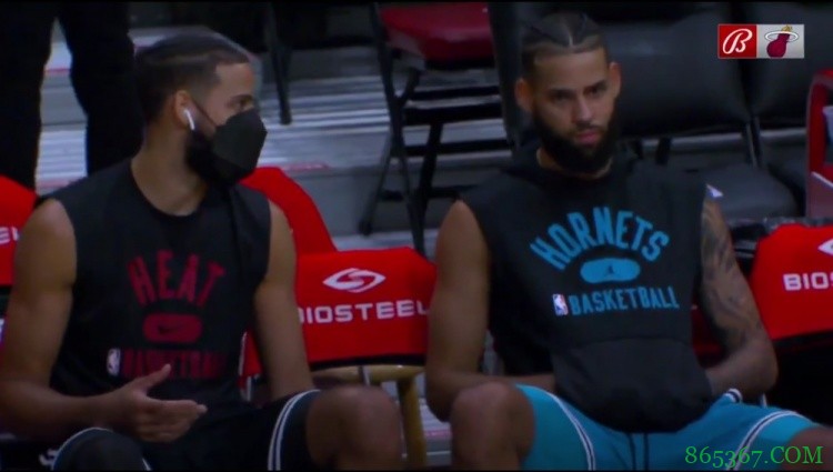 科迪-马丁:这是首次与弟弟在有组织的比赛中交手 这太疯狂了