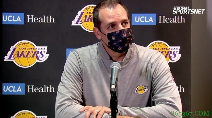 沃格尔：浓眉今晚四五号位都会打 希望球员们做好防守并及时出球