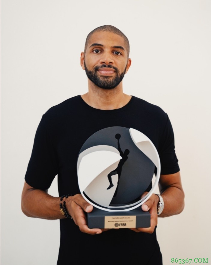 法国篮协：尼古拉斯-巴图姆获得2020-21赛季阿兰-吉尔斯奖