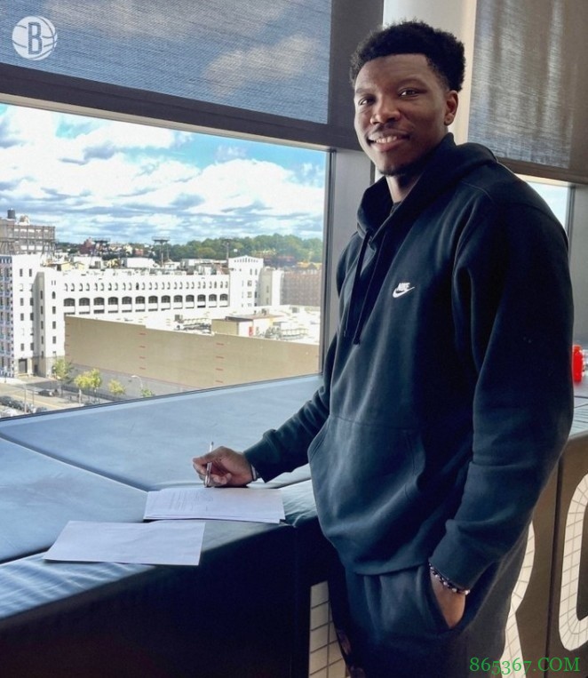 篮网官方:球队已裁掉前锋德文泰-卡考克