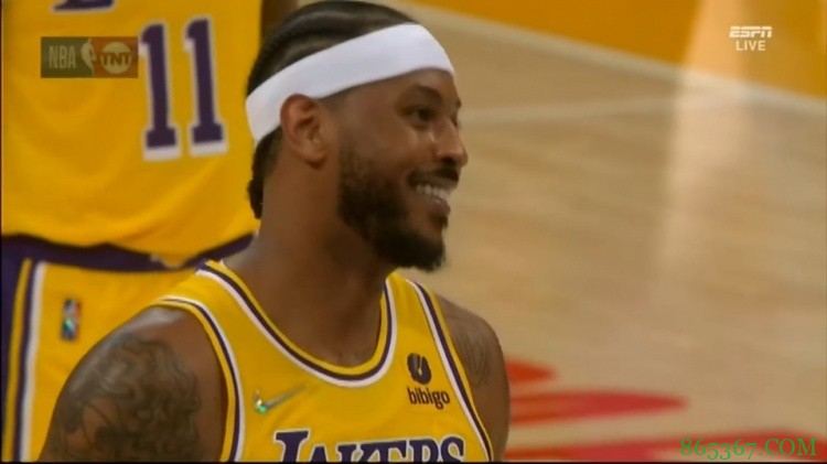 ?罚球假动作？安东尼第二罚做出动作但未能出手被吹违例