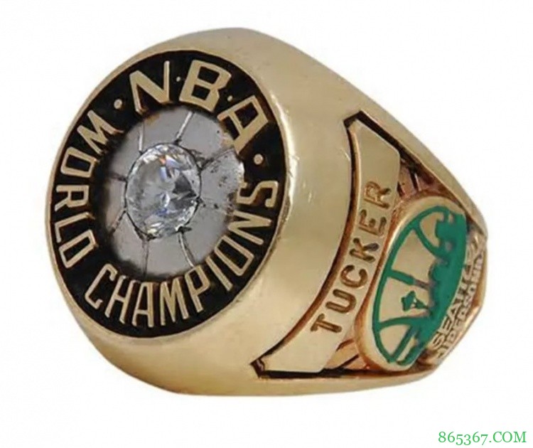 “雄鹿顶个球!”——一文看NBA总冠军戒指进化史