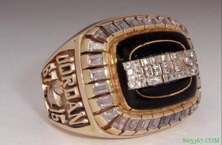 “雄鹿顶个球!”——一文看NBA总冠军戒指进化史