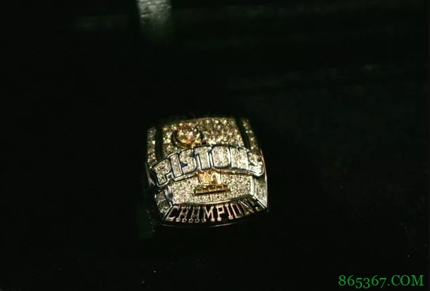 “雄鹿顶个球!”——一文看NBA总冠军戒指进化史