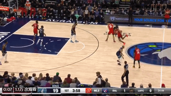 天赋！杰伦-格林大拉杆回头望月砍NBA生涯首分