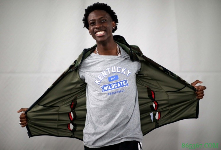 缅怀新秀特伦斯-克拉克:被车祸阻断的篮球梦,天使总要离开