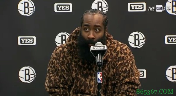 哈登:知道76人主场内有很多复杂的情绪 但我们只想赢球