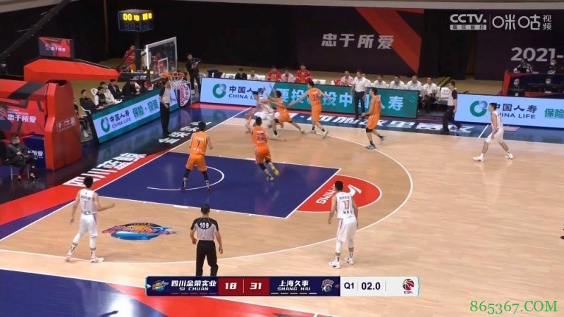 ?富兰克林22+9+17 王哲林17+6 陈辰27+7 上海大胜四川