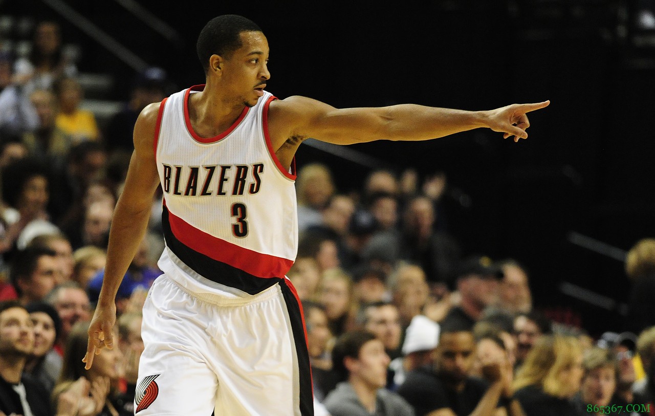 全面发挥!麦科勒姆24中14砍下34分6板5助3断1帽