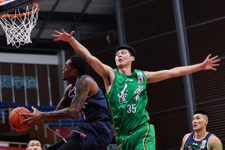 辽媒:辽篮携全运冠军之势迎接新赛季 朱荣振需承担起更多责任