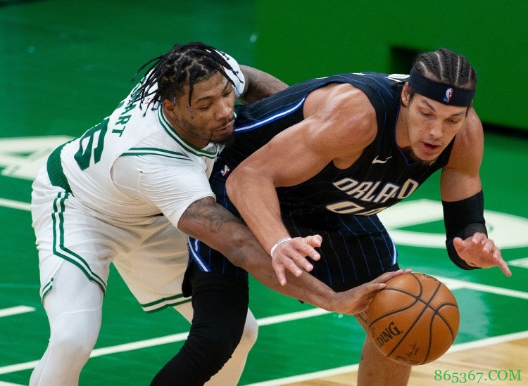 Shams谈斯玛特禁赛:其实是小事 但这是教练定的“规矩”