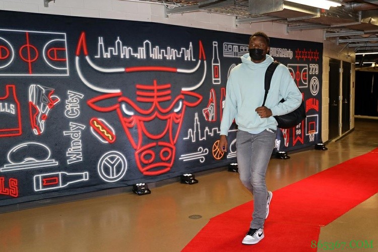 名记：火箭和卡本盖莱签下了一份合同