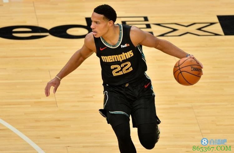 官方:灰熊已执行莫兰特&克拉克&贝恩22-23赛季合同球队选项