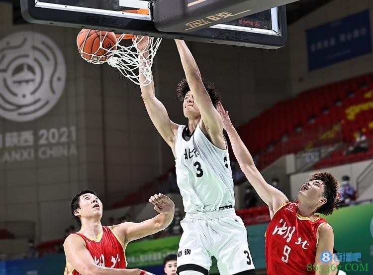 王健:曾凡博之前滑倒险些造成前十字韧带断裂 所幸已基本痊愈