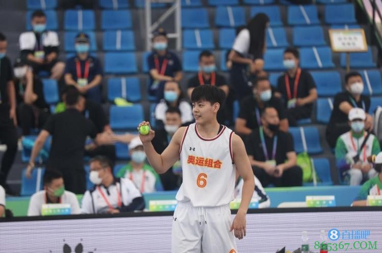 国内媒体:三人女篮国家队队员杨舒予签约Air Jordan