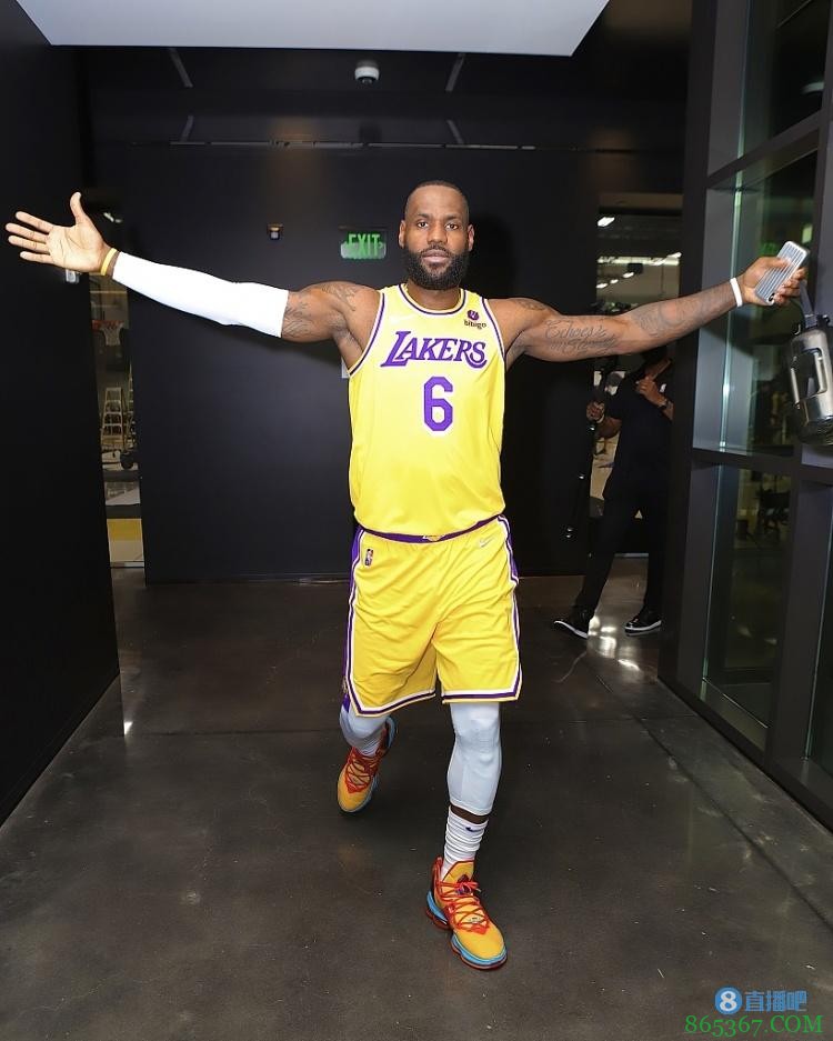 詹姆斯ins粉丝即将达到1亿 超过五大联盟官方账号之和