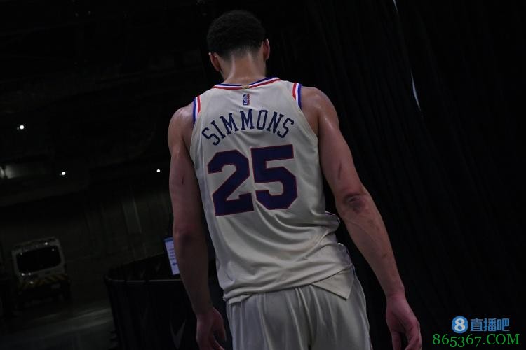 名记：76人整个休赛期都在寻求交易 但没能得到想要的明星球员