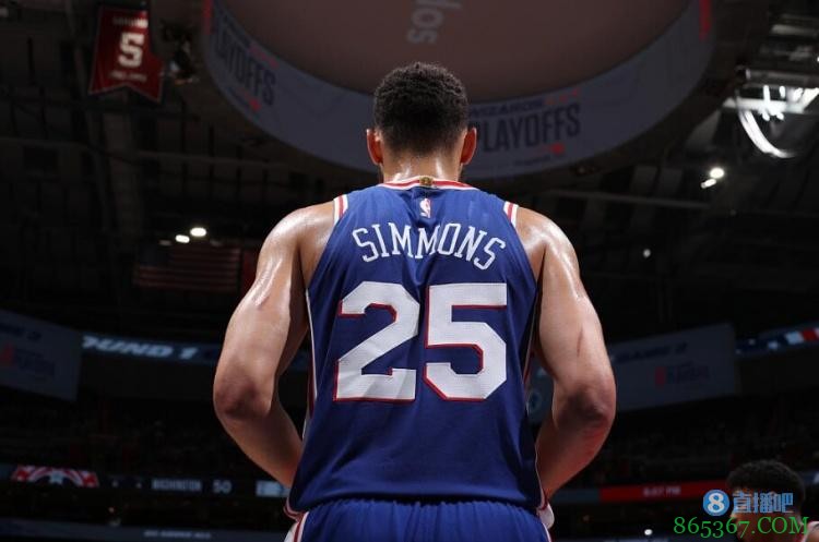 名记:数名76人球员曾怀疑西蒙斯编造感染信息以逃避与老鹰G7