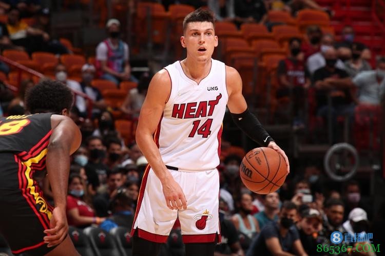 斯波谈希罗:我们正在见证一名出色篮球运动员的进化