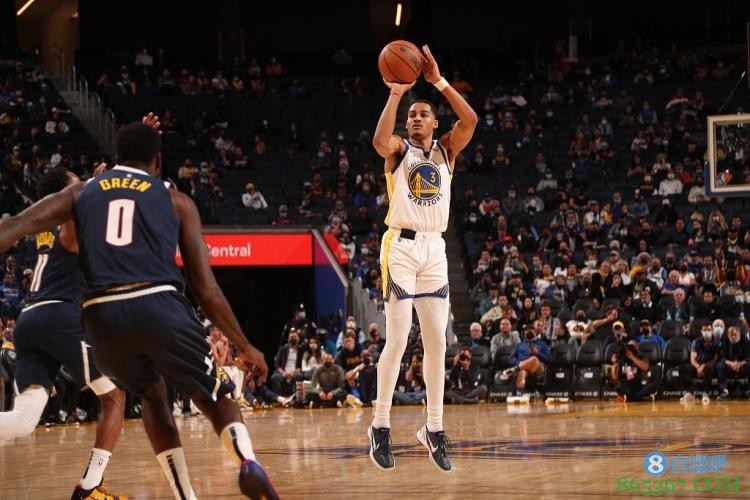 稳定输出！勇士“茶水兄弟”上半场合砍26分