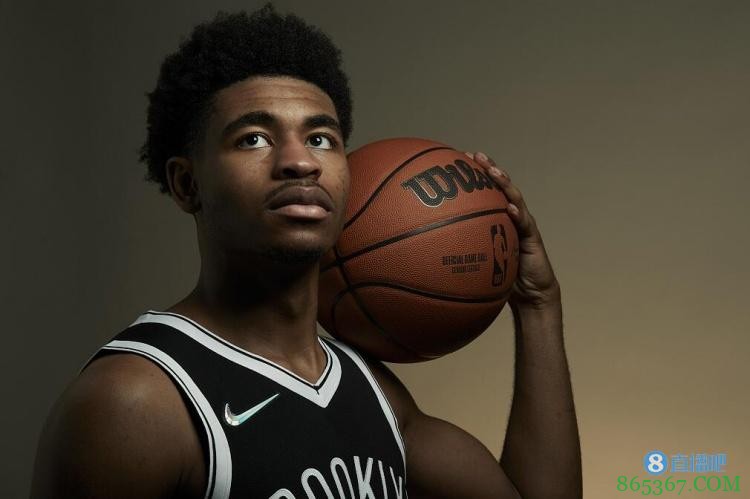 苏群专栏：欧文事件现转机 他距离打疫苗还有多远？