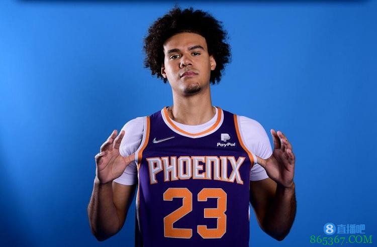 卡梅隆-约翰逊：比新秀赛季增重了9公斤 将更多打4号位